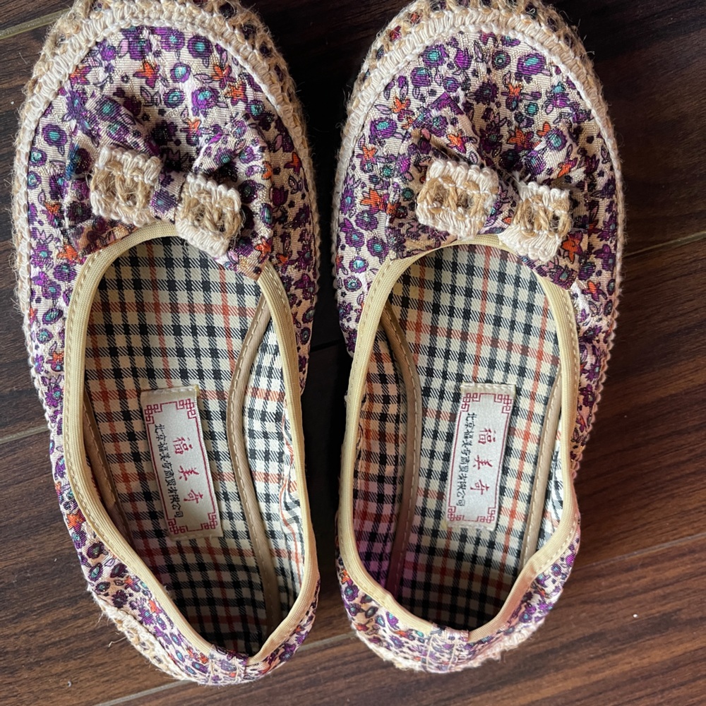 Bought these shoes from China and only wore these several times in the house